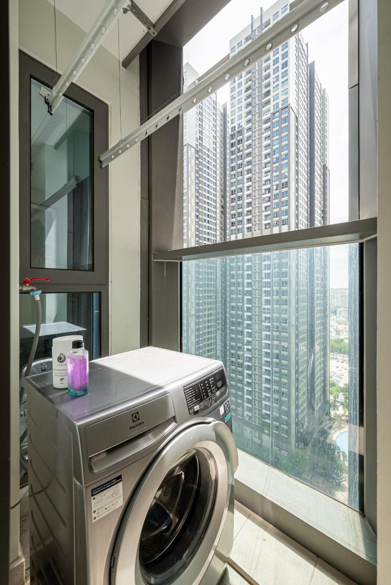 Urban Heights Rentals Landmark 81 Ho Şi Min Exterior foto