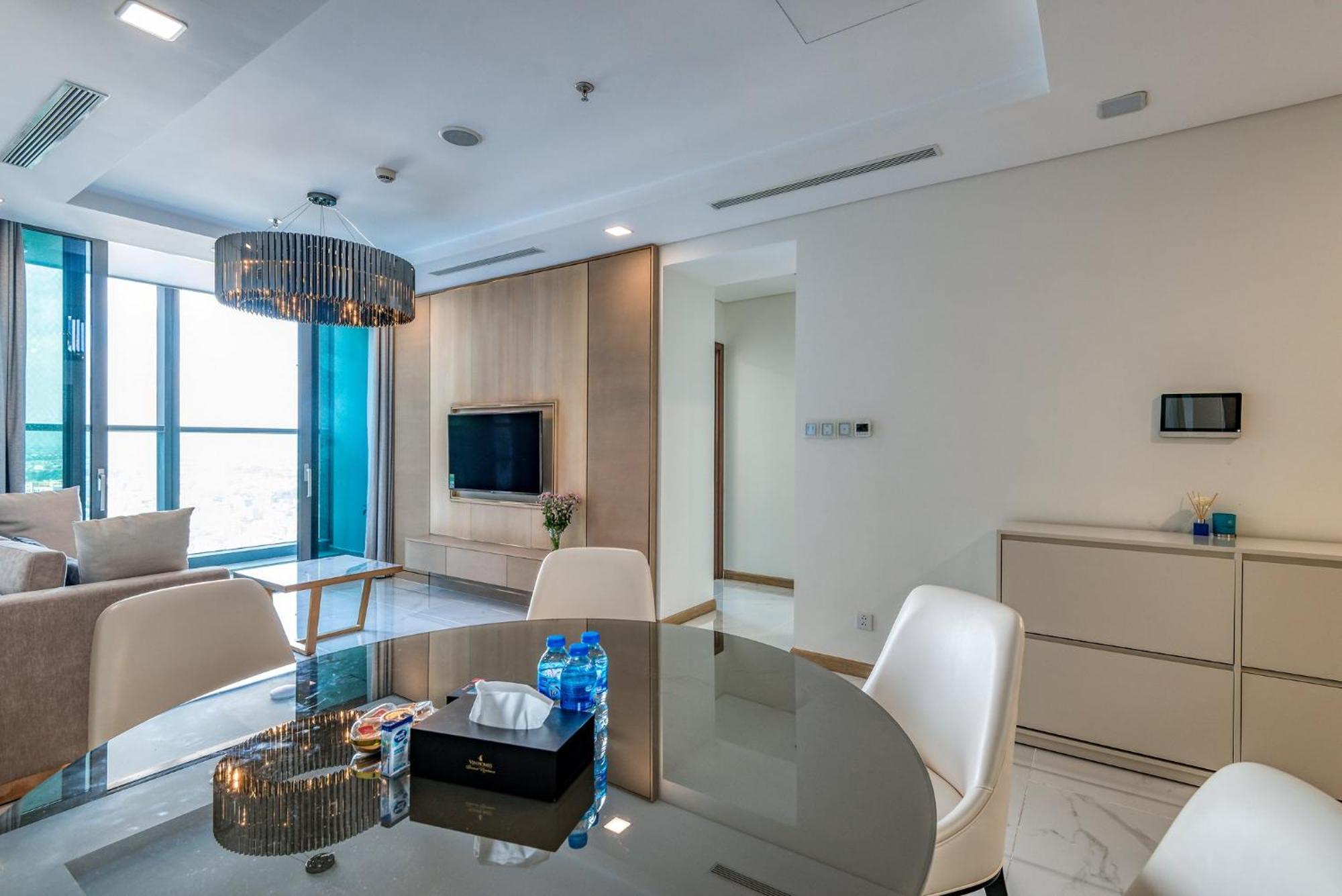 Urban Heights Rentals Landmark 81 Ho Şi Min Exterior foto