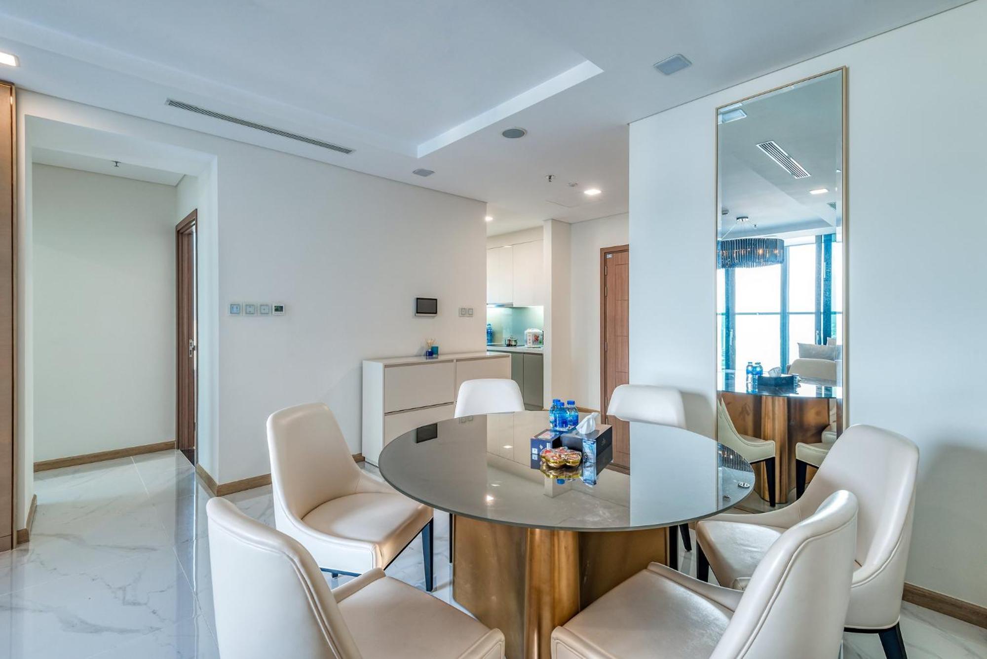 Urban Heights Rentals Landmark 81 Ho Şi Min Exterior foto